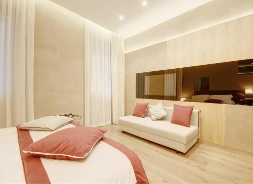 Sun Suite Luxury Pantheon - image 9
