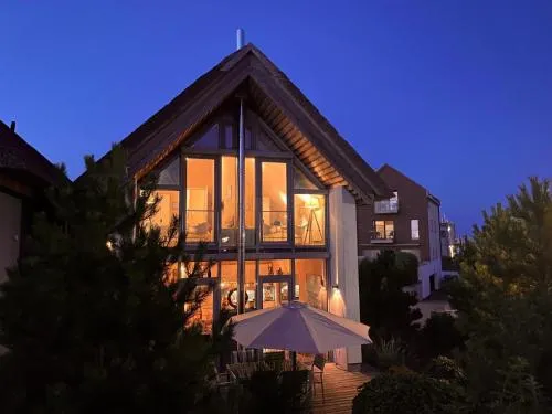 Ostsee - Reetdachhaus Nr 1 "Traumhaus Heiligenhafen" im Strand Resort in Heiligenhafen, Deutschland