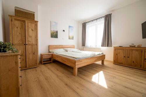 2 bedrooms, 2 beds