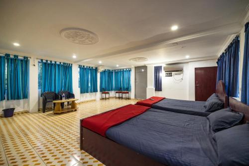 Sri Sai Holiday Inn in Auroville Road