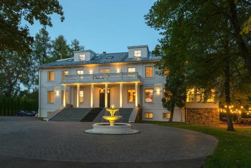 . The MANOR Sports & Spa
