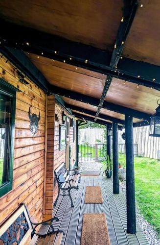 Cosy wood cabin in rural area near national park in Очінлек