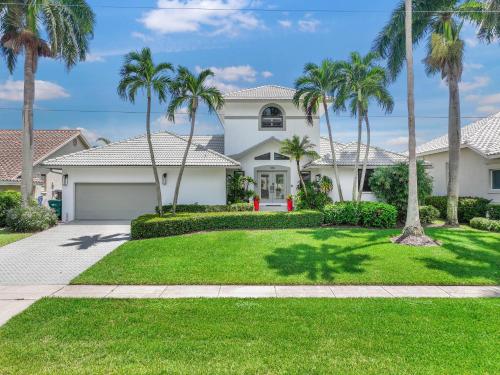 S exposure waterfront home near beach/food/fun