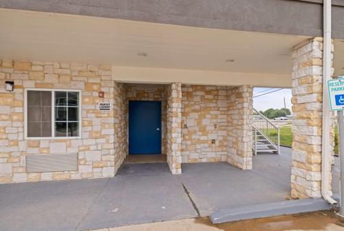 Days Inn by Wyndham Kenedy Karnes City in Kenedy, USA