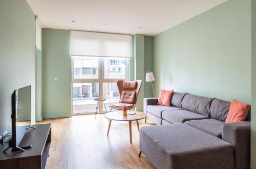 Native Victoria - image 3