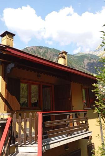 Exterior view, Casa vacanza Alla Cascata Weekend romantico e vacanze relax nelle Orobie in Branzi