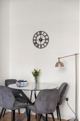 Central Reading - 3 bed apartment, Рединг (фото 3)