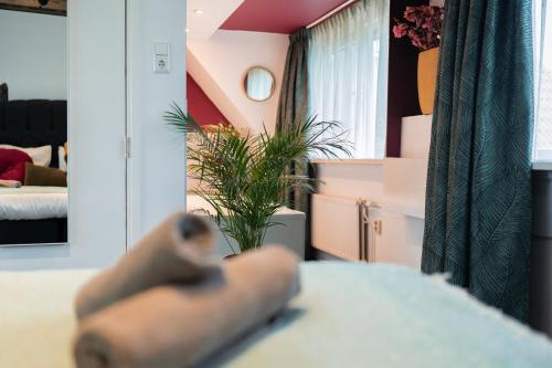 Superior Double Room image 6
