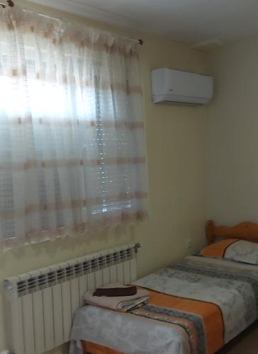 Lora, Petrich (photo 2)