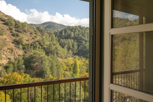 Casa Oliva Guesthouse in Treis Elies