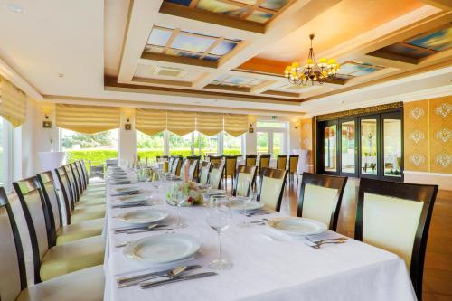 Restaurant, Papuga Park Hotel Wellness Marrakesz & SPA in Bielsko-Biala