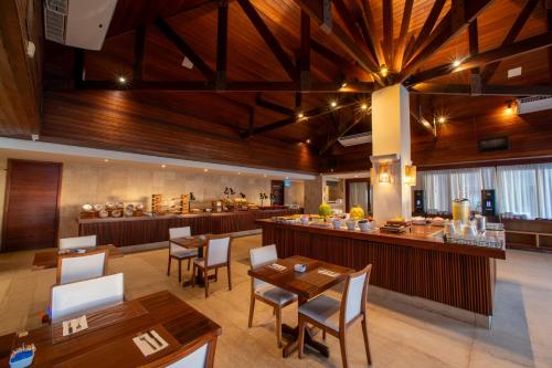 餐廳, Jatiuca Suites Resort by Slaviero Hoteis in 馬塞約