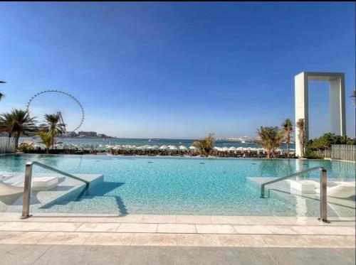 La Vie Beach front JBR apartment by Happy Season, Dubai