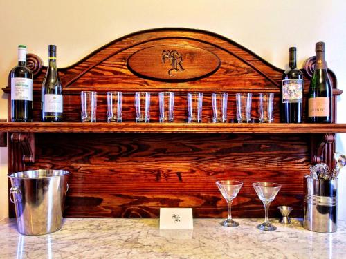 Royal Street Inn & Bar - 식음료(F&B)