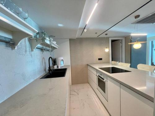 מטבח, Carmel Holiday Apartments in נתניה