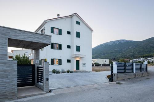 Olive Leaf Kastela - First Floor Apartment