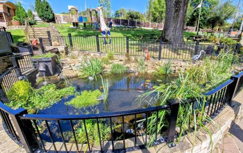 สวน, The Little Mill Inn in โรเวิร์ท