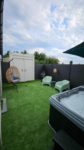 Iekārtas, hébergement privée Jaccuzzi en supplément (hebergement privee Jaccuzzi en supplement) in Saint-Clair-du-Rhone (Rhone-Alpes)