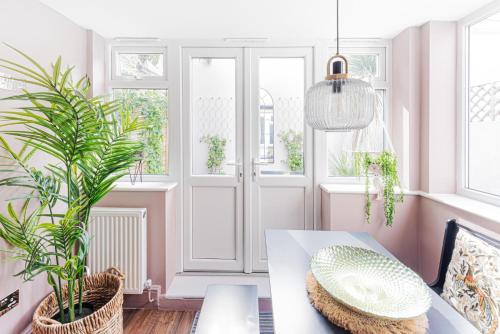 Clapham Calm 2 Bedroom Flat with Garden, Londyn (zdjęcie 3)