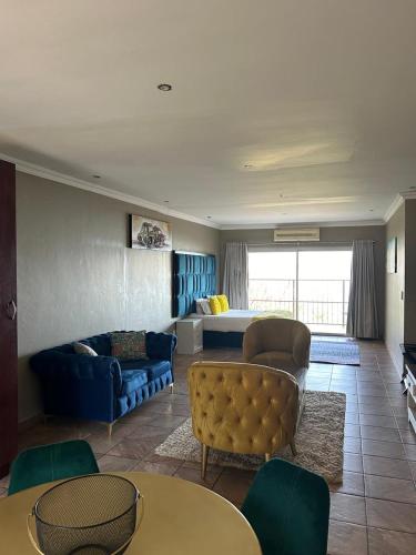 Boat Yard Guest House Room Type - Deluxe Suite with Sea View