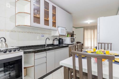 Kitchen, Apartamento a Poucos Passos da Praia da Conceicao in Praia da Tainha