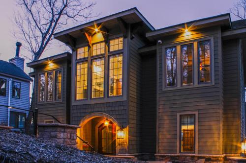 Luxury Retreat @ WTG: Mtn View, Sauna, Central! in Beech Grove, Vereinigte Staaten von Amerika