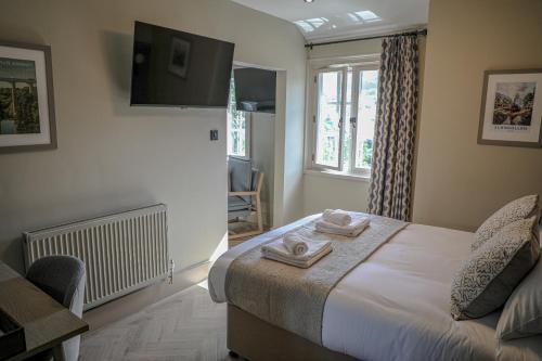 Bridge End Hotel - image 2