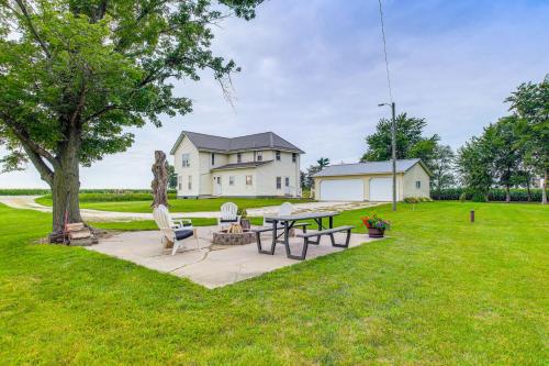 Marion Retreat w/ Patio, Grills & Fire Pit