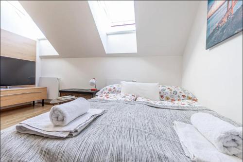 Minimalist's Dream - sunny cozy studio in New Town, Praga (foto 7)