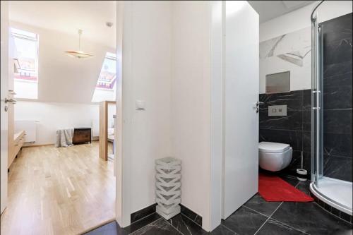 Minimalist's Dream - sunny cozy studio in New Town, Praga (foto 8)