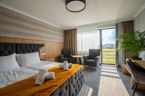 Hotel Mazurkowa & Wesela & Imprezy & Konferencje Jelenia Góra, obok restauracja Mazurkowa Chata, Jelení Hora