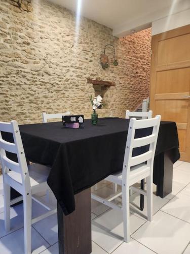 Maison près de la mer , les plages du débarquement (Maison pres de la mer , les plages du debarquement) in Creully