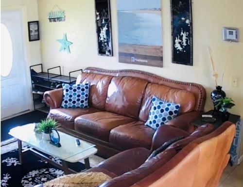 Peace and Quiet Dorms- Ft Lauderdale - Women and Men - Short Term Ok in Deerfield Beach (FL)