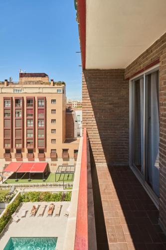 Studio with Terrace image 3