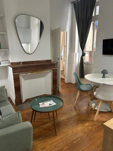 Le Toulousain 001 - Appartement calme en rez-de-chaussée avec Terrasse - Hypercentre, quartier Jeanne d'Arc, Тулуза (фото 6)