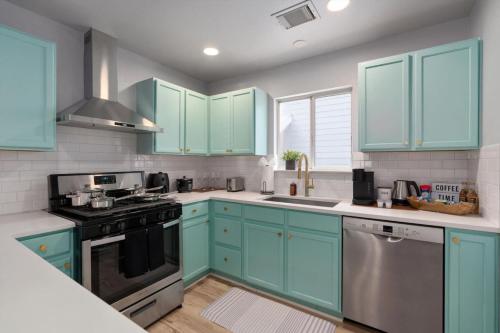 Immediate Access to Highway 35 - Remodeled Haven in Austin, USA