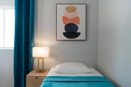 Immediate Access to Highway 35 - Remodeled Haven Immediate Access to Highway 35 - Remodeled Haven