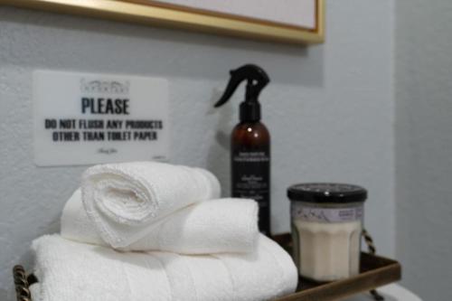 Immediate Access to Highway 35 - Remodeled Haven Immediate Access to Highway 35 - Remodeled Haven