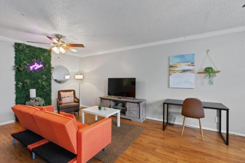 Mins to Downtown - Stunning Austin Haven - Pool Mins to Downtown - Stunning Austin Haven - Pool