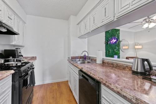 Mins to Downtown - Stunning Austin Haven - Pool Mins to Downtown - Stunning Austin Haven - Pool