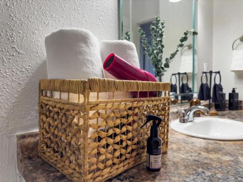 Mins to Downtown - Stunning Austin Haven - Pool Mins to Downtown - Stunning Austin Haven - Pool