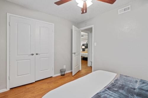 Mins to Downtown - Stunning Austin Haven - Pool Mins to Downtown - Stunning Austin Haven - Pool