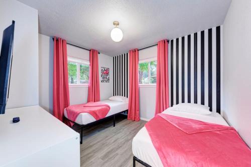 Pink Fun Home - Minutes to Downtown-AUS in Austin, USA