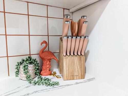 The Flamingo Suite 1 King