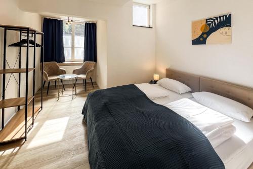 3 BR Altstadtwohnung mit Parkplatz, tolle Lage in Schwäbisch Hall, bis 8 Personen 3 BR Altstadtwohnung mit Parkplatz, tolle Lage in Schwäbisch Hall, bis 8 Personen
