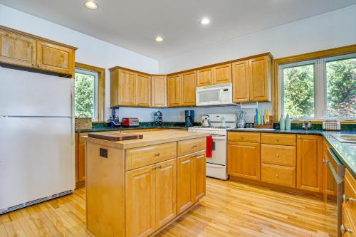 Beach Access on Lake Michigan Sturgeon Bay Home