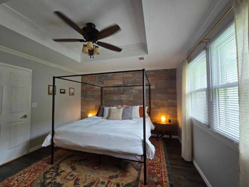 4 bedroom pet friendly grill under 5 min to airport and Choctaw Casino - image 6