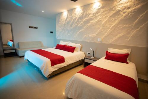 1 queen bed, 1 twin bed