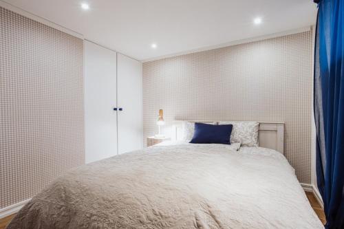 Spacious apartment near the Airport and Bus station