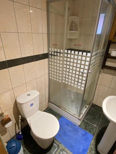 Zuhanyzó, Cabañas San Sebastián (Cabanas San Sebastian) in Angachilla